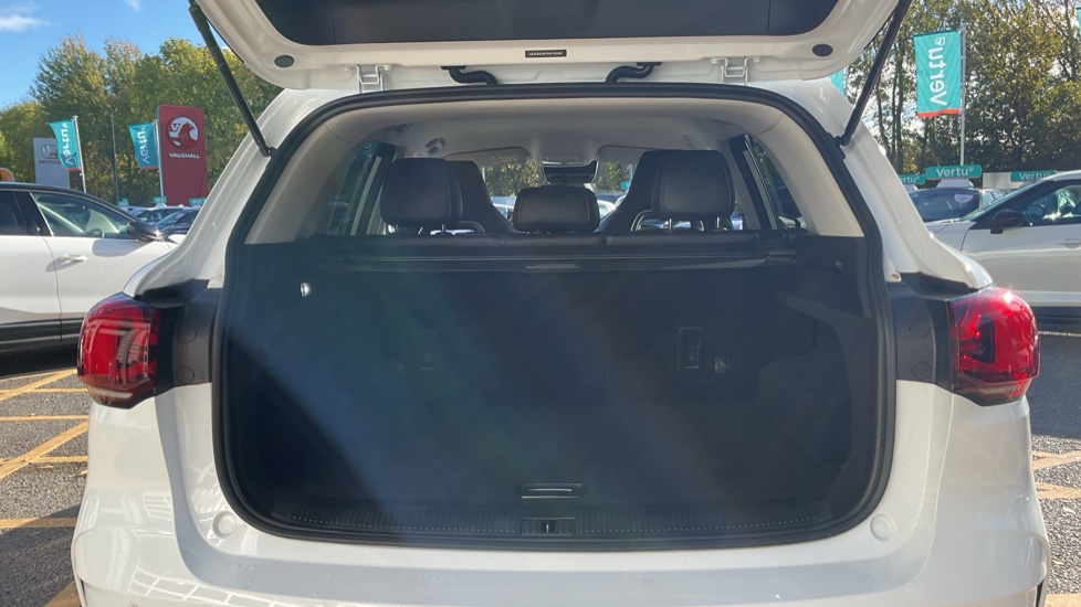 MG HS 1.5 T-GDI Trophy 5dr Petrol Hatchback - Image 4