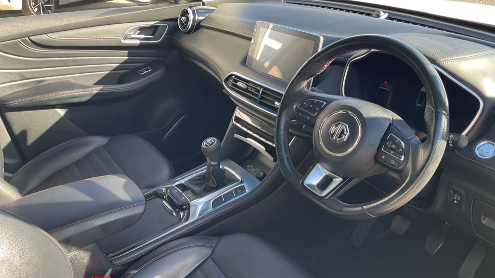 MG HS 1.5 T-GDI Trophy 5dr Petrol Hatchback - Image 11
