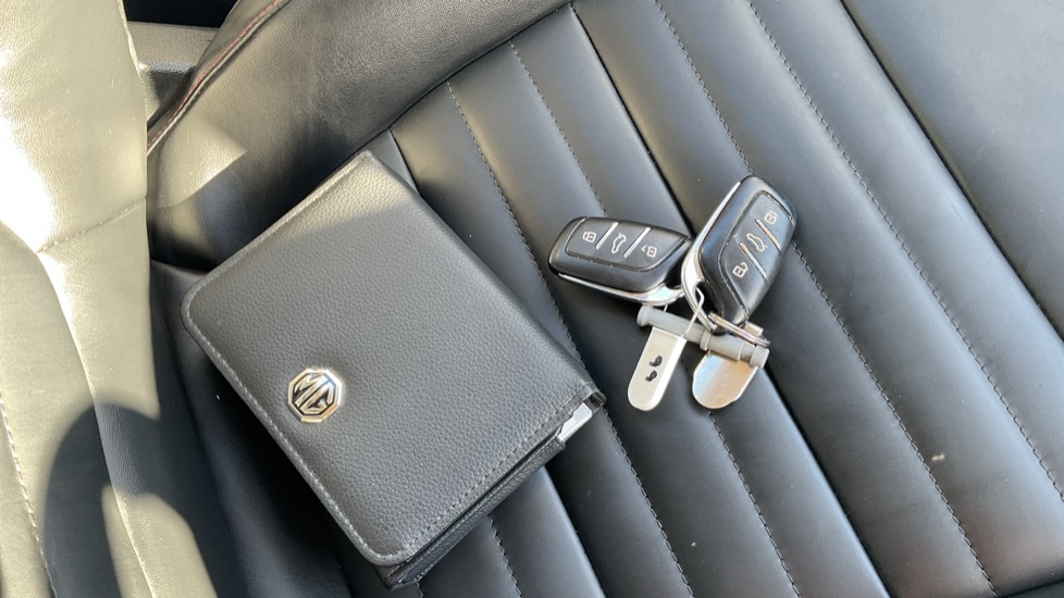 MG HS 1.5 T-GDI Trophy 5dr Petrol Hatchback - Image 19