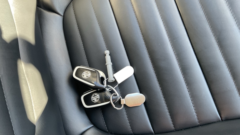 MG HS 1.5 T-GDI Trophy 5dr Petrol Hatchback - Image 20