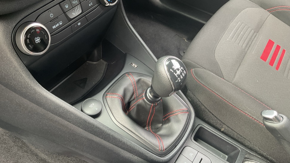 Ford Fiesta 1.0 EcoBoost Hybrid mHEV 125 ST-Line Edition 5dr Petrol Hatchback - Image 13
