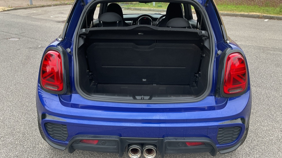 MINI Hatchback 2.0 Cooper S Sport II 3dr Auto Petrol Hatchback - Image 4