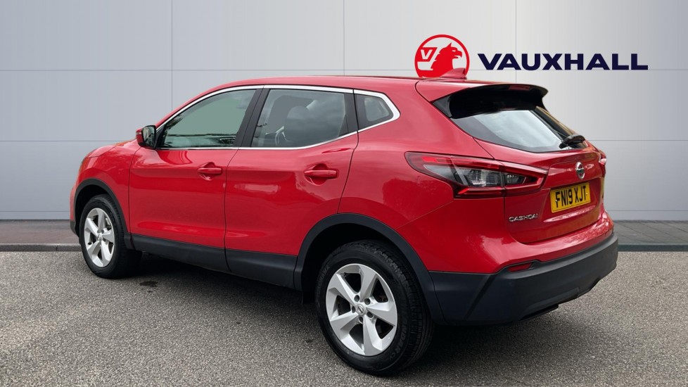 Nissan Qashqai 1.3 DiG-T Acenta Premium 5dr Petrol Hatchback - Image 2