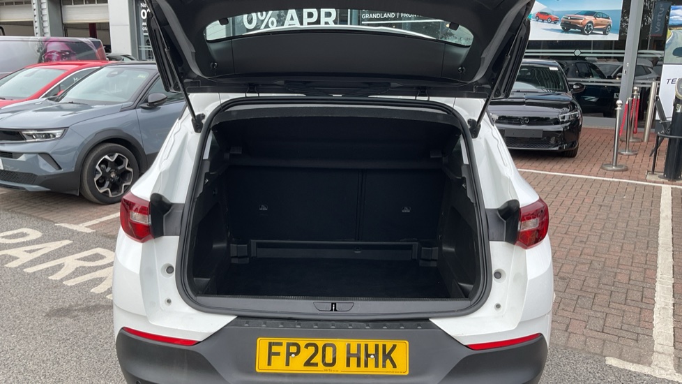 Vauxhall Grandland X 1.5 Turbo D SE 5dr Diesel Hatchback - Image 4