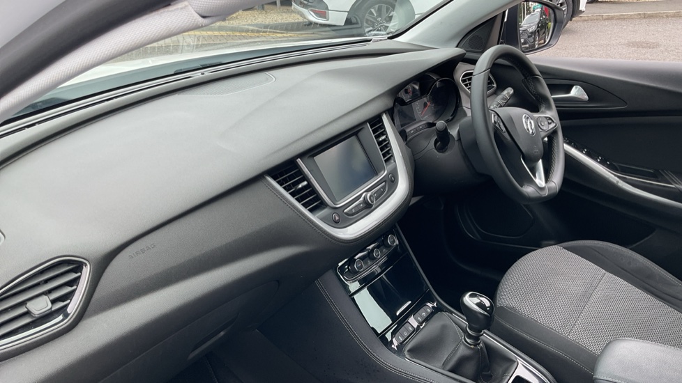 Vauxhall Grandland X 1.5 Turbo D SE 5dr Diesel Hatchback - Image 9