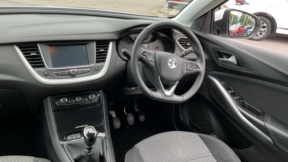 Vauxhall Grandland X 1.5 Turbo D SE 5dr Diesel Hatchback - Image 11