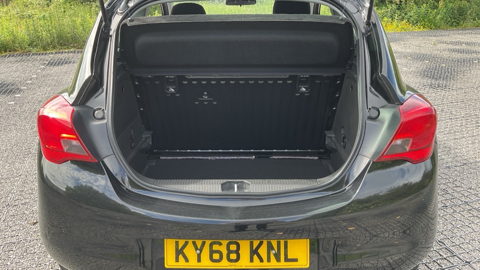 Vauxhall Corsa 1.4 [75] Sport 3dr [AC] Petrol Hatchback - Image 4