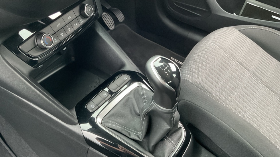 Vauxhall Corsa 1.2 Design 5dr Petrol Hatchback - Image 13