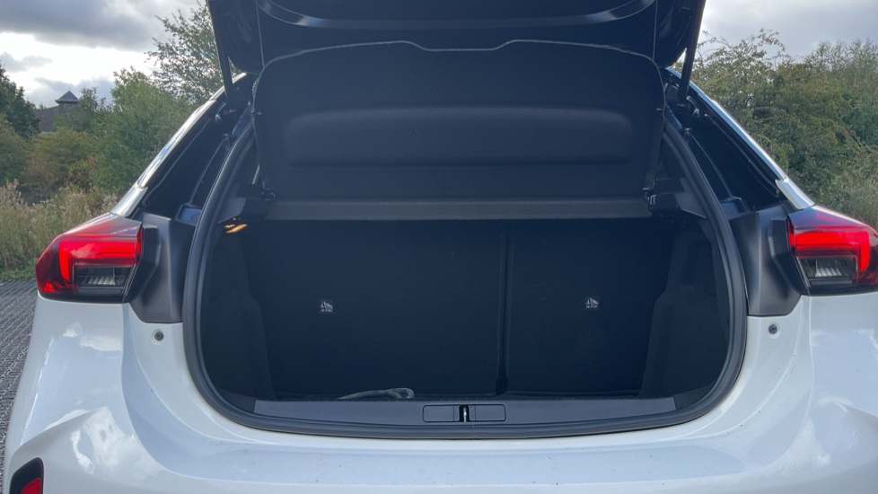 Vauxhall Corsa 100kW GS 50kWh 5dr Auto [11kWCh] Electric Hatchback - Image 4
