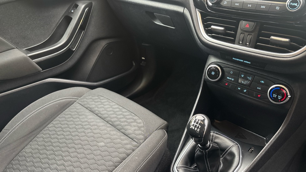 Ford Fiesta 1.0 EcoBoost Titanium 5dr Petrol Hatchback - Image 14