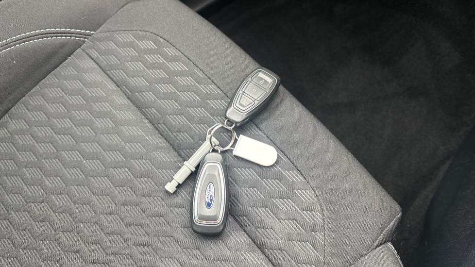 Ford Fiesta 1.0 EcoBoost Titanium 5dr Petrol Hatchback - Image 19