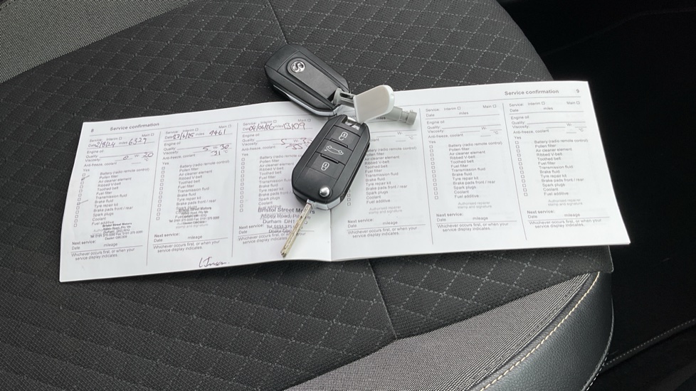 Vauxhall Grandland 1.2 Turbo SRi 5dr Petrol Hatchback - Image 19