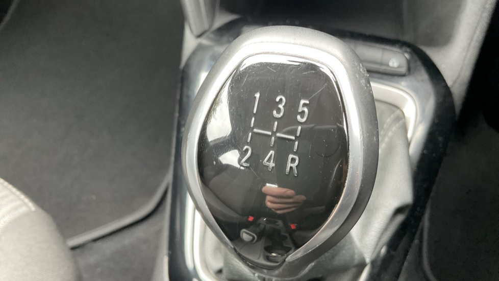 Vauxhall Corsa 1.2 SE 5dr Petrol Hatchback - Image 21