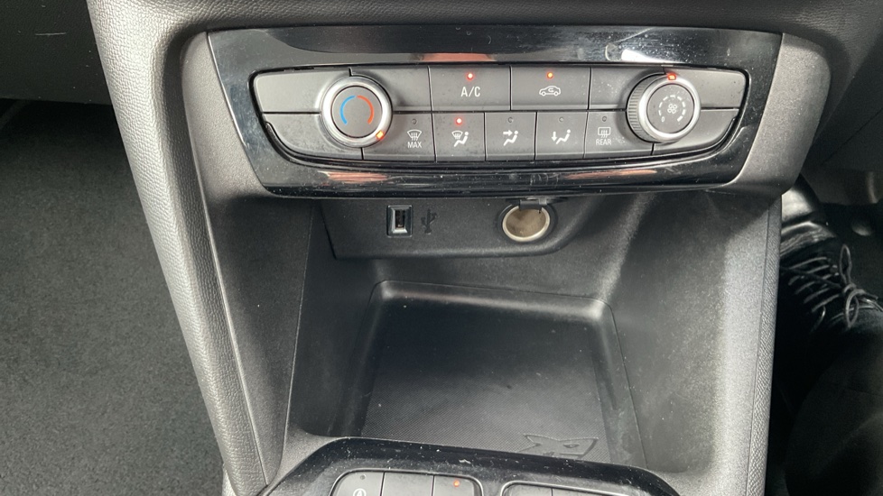 Vauxhall Corsa 1.2 SE 5dr Petrol Hatchback - Image 22
