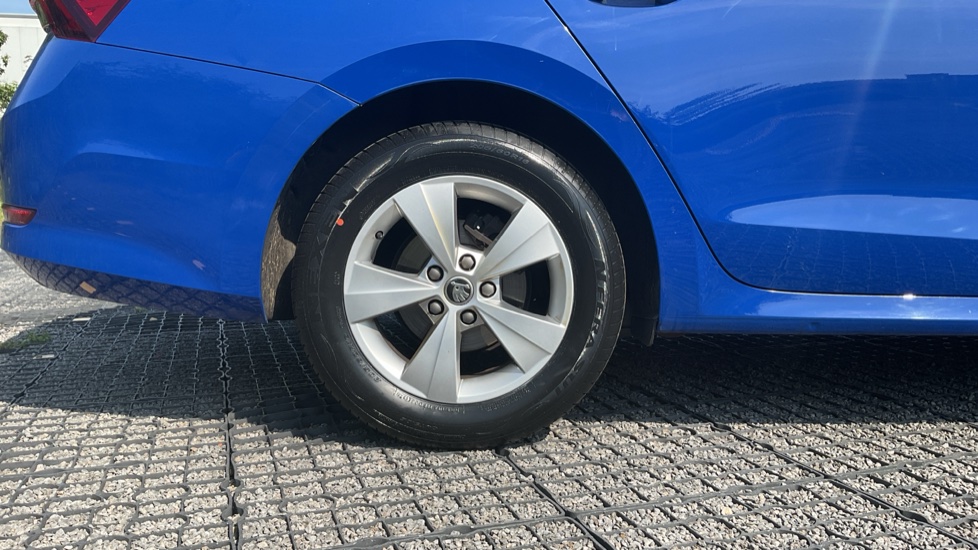 Skoda Octavia 1.0 TSI SE First Edition 5dr Petrol Hatchback - Image 7