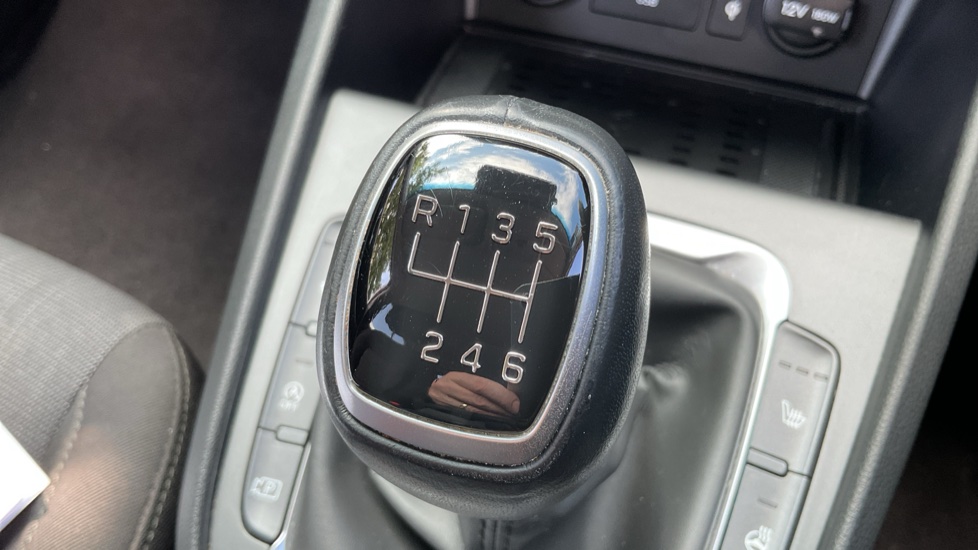 Hyundai KONA 1.0 TGDi 48V MHEV Premium 5dr Petrol Hatchback - Image 21