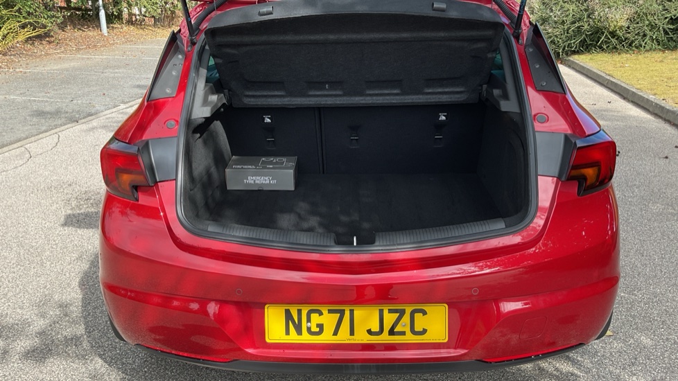 Vauxhall Astra 1.2 Turbo 145 Griffin Edition 5dr Petrol Hatchback - Image 4