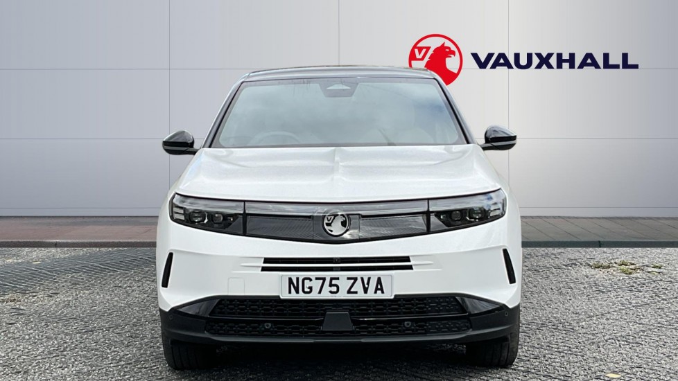 Vauxhall Grandland 1.2 Hybrid [136] Ultimate 5dr e-DCT6 [Pan Roof] Petrol Hatchback - Image 3