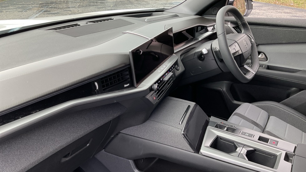 Vauxhall Grandland 1.2 Hybrid [136] Ultimate 5dr e-DCT6 [Pan Roof] Petrol Hatchback - Image 9