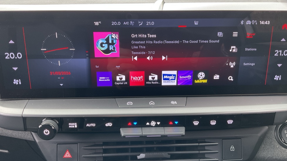 Vauxhall Grandland 1.2 Hybrid [136] Ultimate 5dr e-DCT6 [Pan Roof] Petrol Hatchback - Image 12