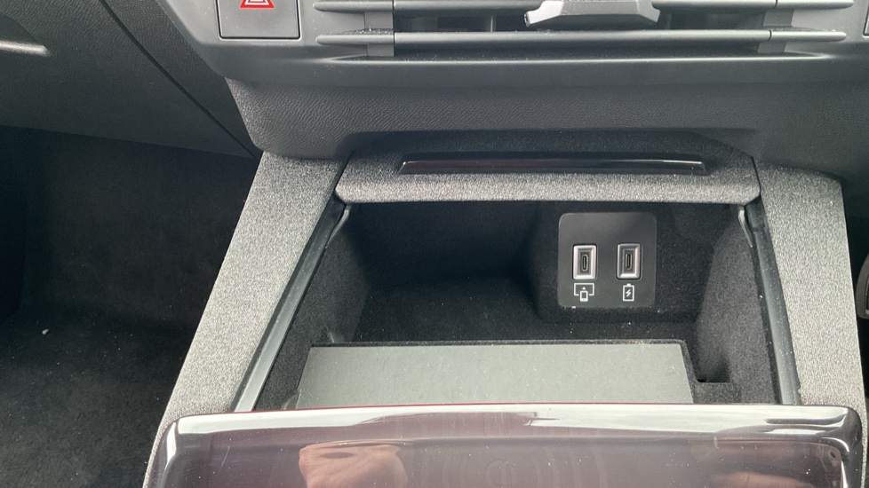 Vauxhall Grandland 1.2 Hybrid [136] Ultimate 5dr e-DCT6 [Pan Roof] Petrol Hatchback - Image 23