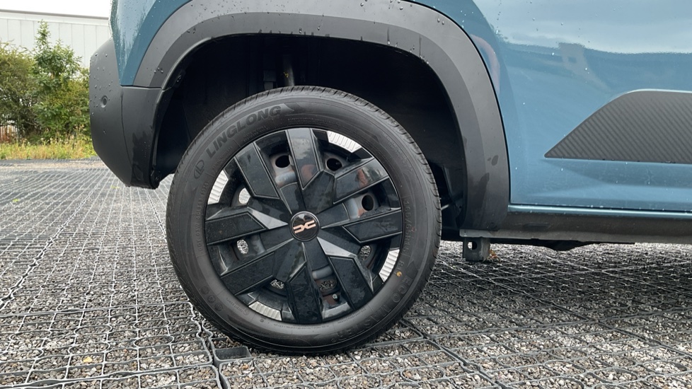 Dacia Spring 27kWh Extreme 65 48kW 5dr Auto Electric Hatchback - Image 7