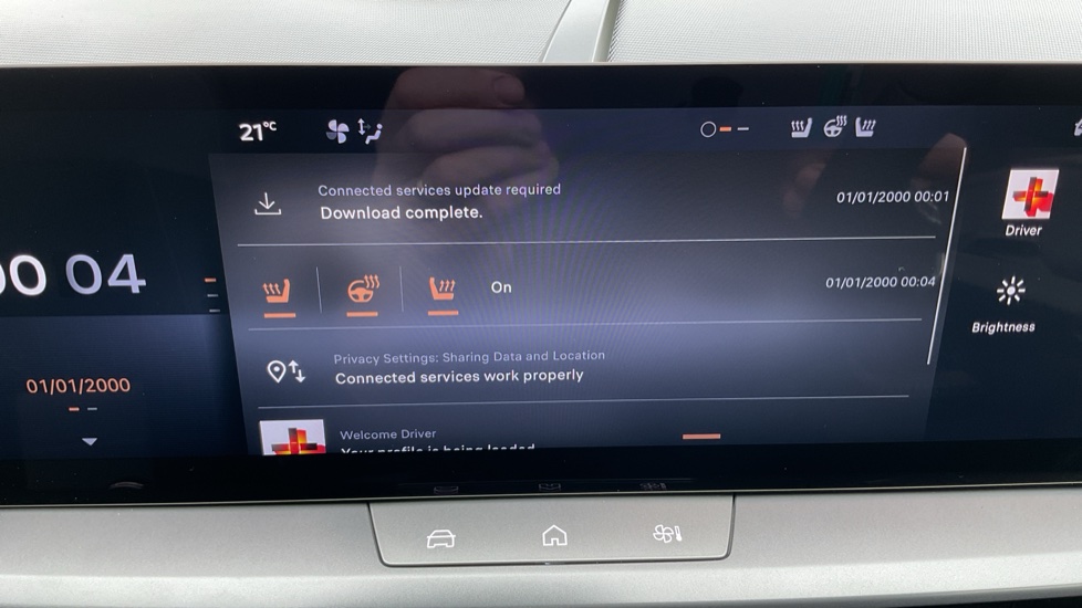 Vauxhall Grandland 1.2 Hybrid 145 Ultimate 5dr e-DCT6 [Pan Roof] Petrol Hatchback - Image 24