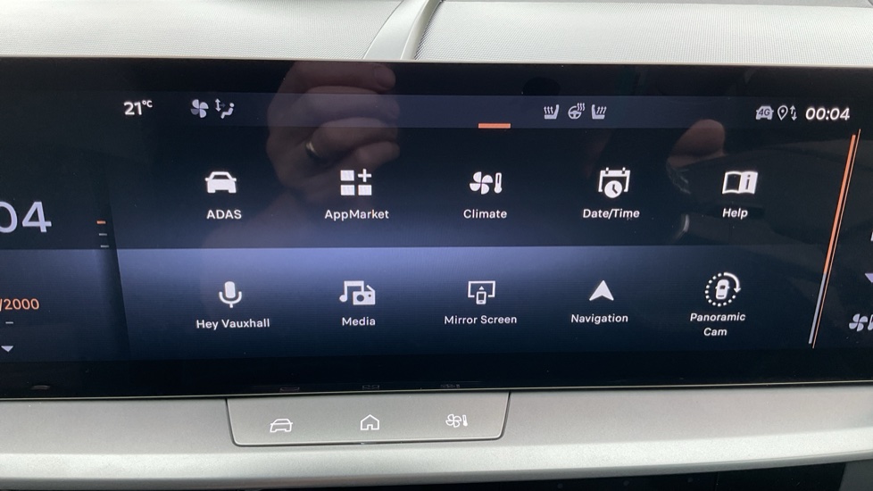 Vauxhall Grandland 1.2 Hybrid 145 Ultimate 5dr e-DCT6 [Pan Roof] Petrol Hatchback - Image 25