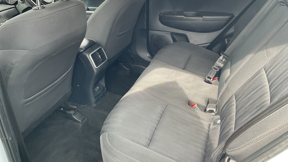 Kia Sportage 1.6 GDi ISG 1 5dr Petrol Estate - Image 16