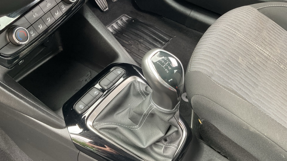 Vauxhall Corsa 1.2 SE Edition 5dr Petrol Hatchback - Image 13
