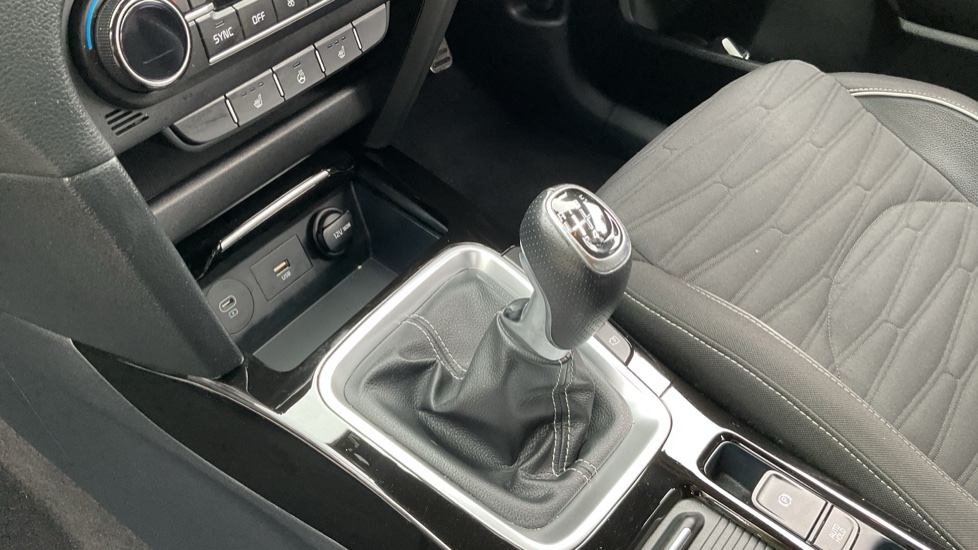Kia Ceed 1.5T GDi ISG GT-Line 5dr Petrol Hatchback - Image 13