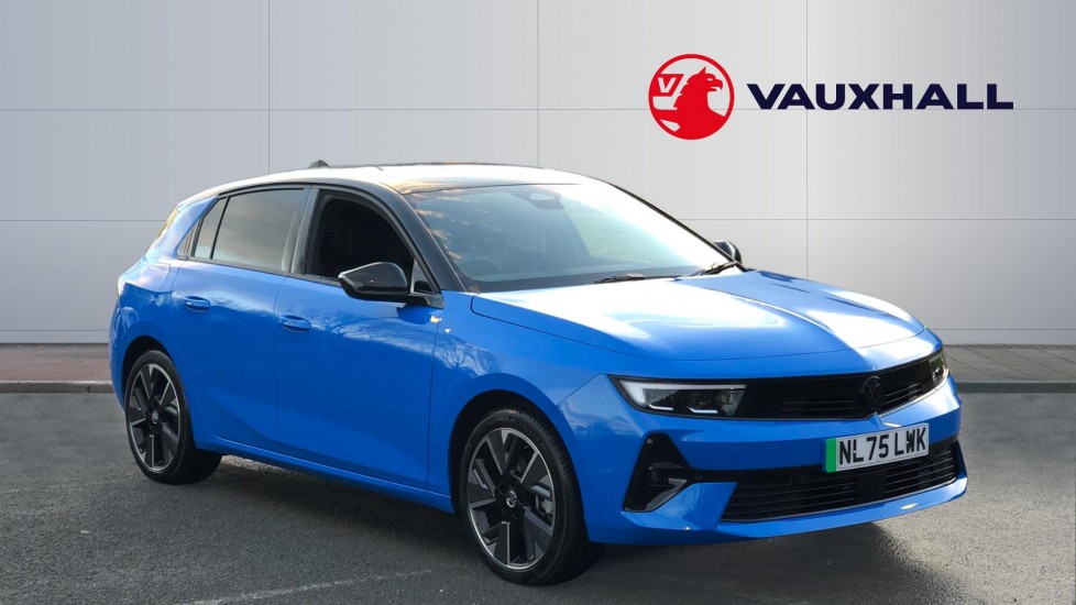 Vauxhall Astra 115kW Ultimate 54kWh 5dr Auto Electric Hatchback - Image 1