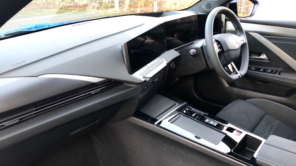 Vauxhall Astra 115kW Ultimate 54kWh 5dr Auto Electric Hatchback - Image 9