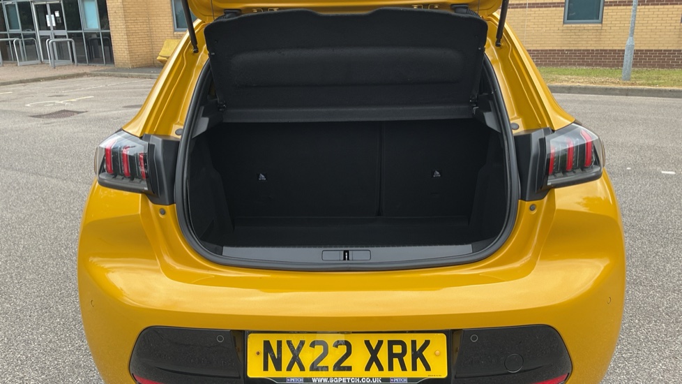 Peugeot 208 1.2 PureTech 100 Allure Premium 5dr Petrol Hatchback - Image 4