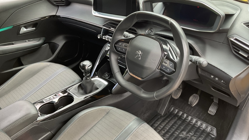 Peugeot 208 1.2 PureTech 100 Allure Premium 5dr Petrol Hatchback - Image 11