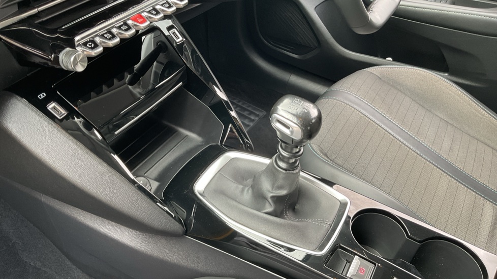 Peugeot 208 1.2 PureTech 100 Allure Premium 5dr Petrol Hatchback - Image 13