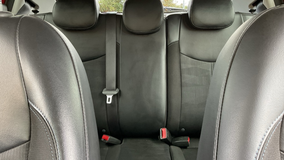 Vauxhall Viva 1.0 SL 5dr Petrol Hatchback - Image 15