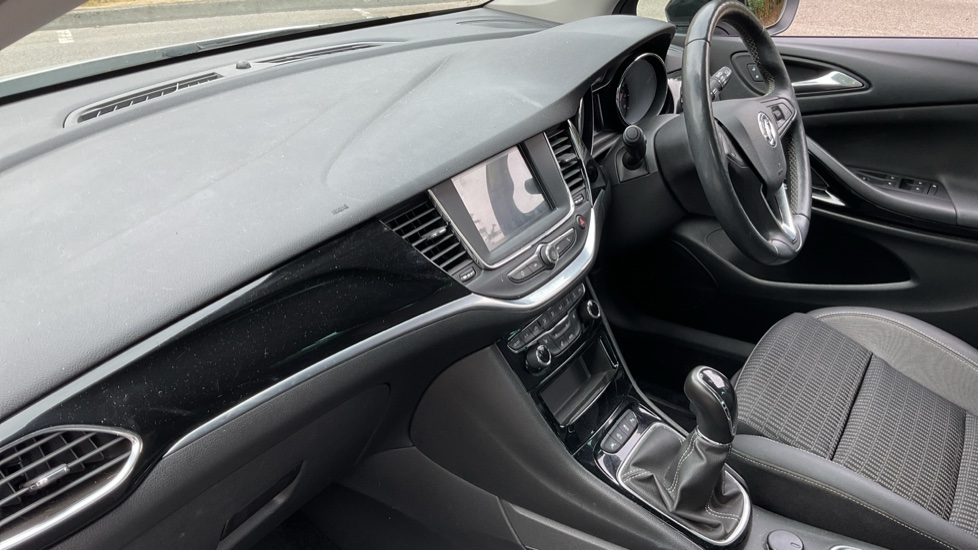 Vauxhall Astra 1.2 Turbo 145 Griffin Edition 5dr Petrol Hatchback - Image 9