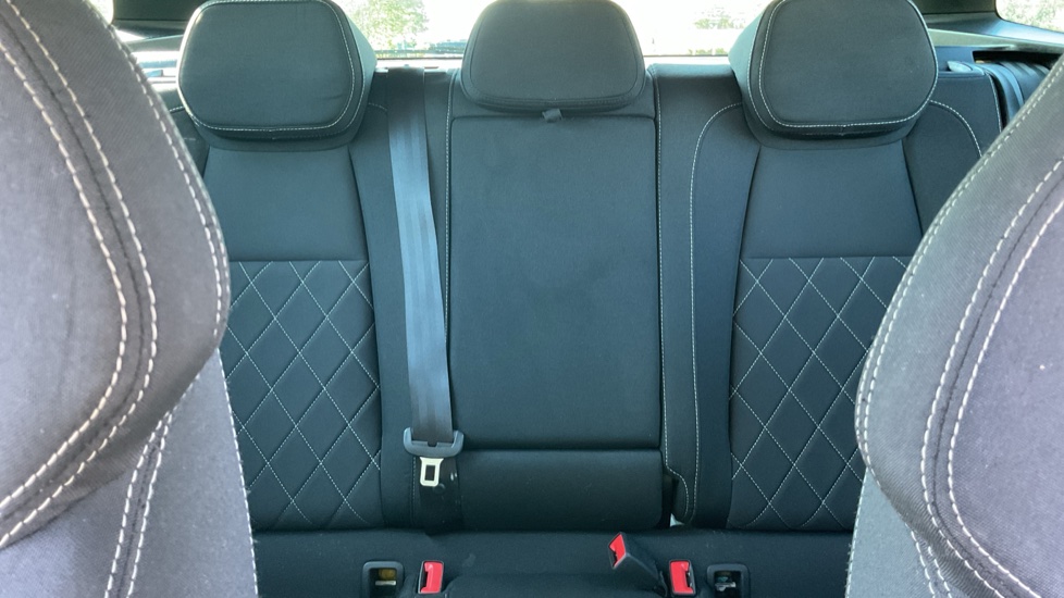 Skoda Karoq 1.5 TSI Sportline 5dr DSG Petrol Estate - Image 15