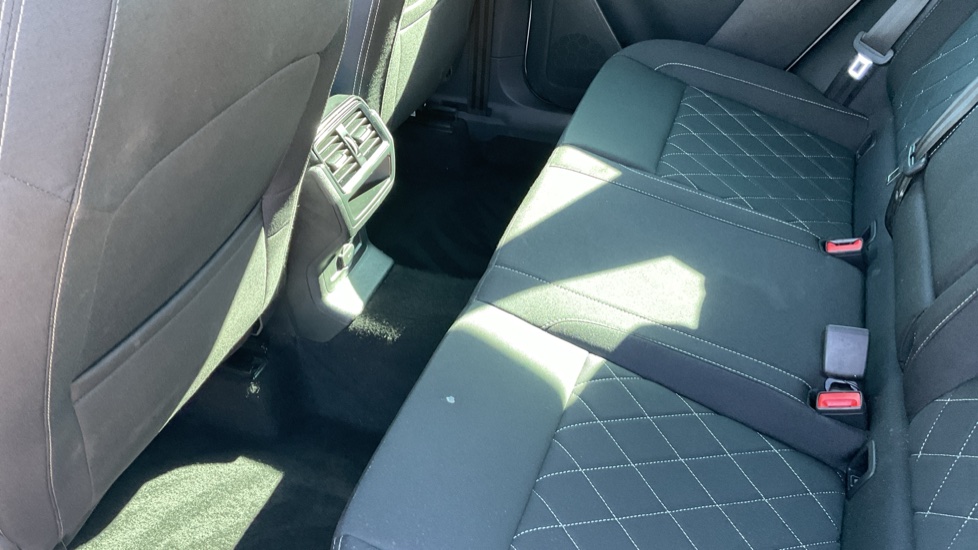 Skoda Karoq 1.5 TSI Sportline 5dr DSG Petrol Estate - Image 16