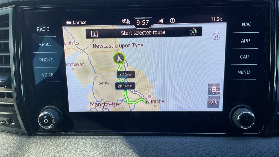 Skoda Karoq 1.5 TSI Sportline 5dr DSG Petrol Estate - Image 21