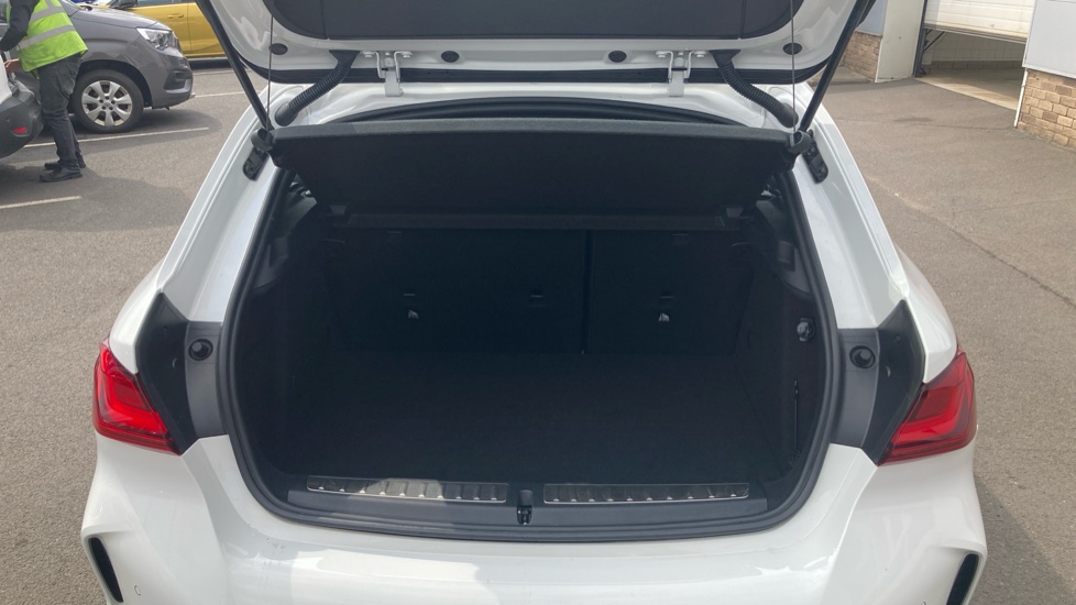 BMW 1 Series 118i M Sport 5dr Petrol Hatchback - Image 4