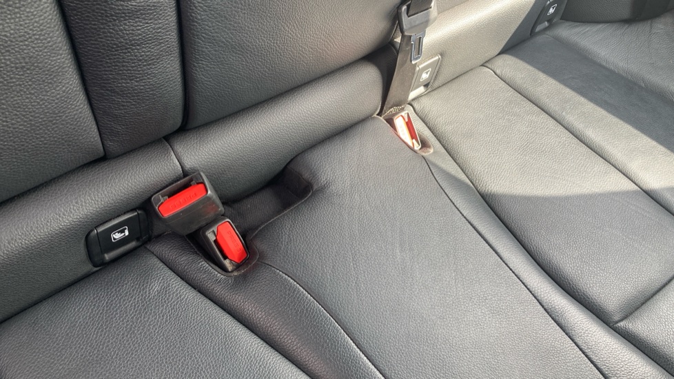 BMW 1 Series 118i M Sport 5dr Petrol Hatchback - Image 17