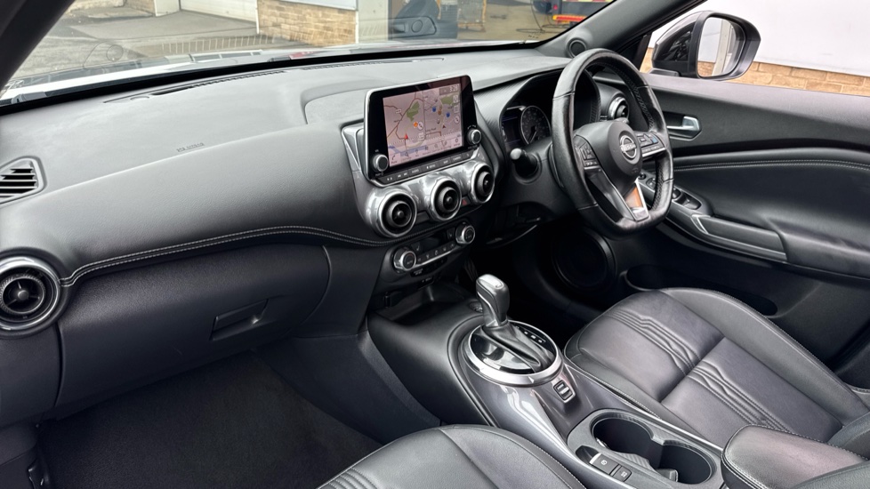 Nissan Juke 1.0 DiG-T 114 Tekna 5dr DCT Petrol Hatchback - Image 9