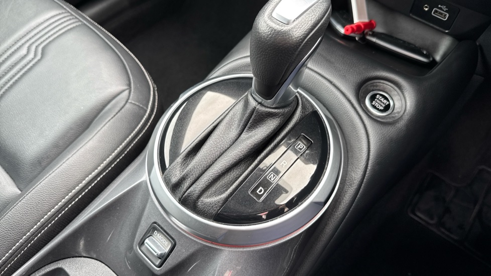 Nissan Juke 1.0 DiG-T 114 Tekna 5dr DCT Petrol Hatchback - Image 13