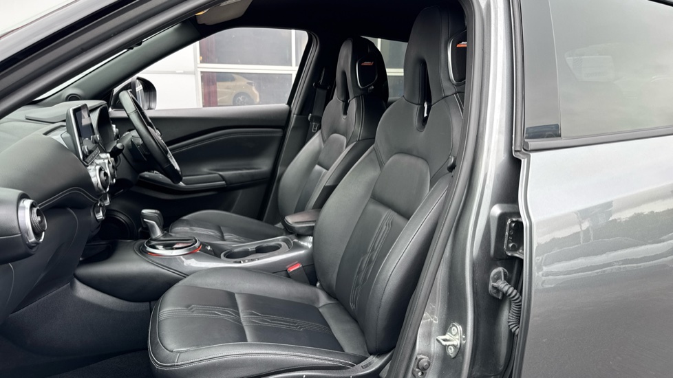 Nissan Juke 1.0 DiG-T 114 Tekna 5dr DCT Petrol Hatchback - Image 21