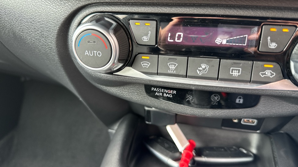 Nissan Juke 1.0 DiG-T 114 Tekna 5dr DCT Petrol Hatchback - Image 27