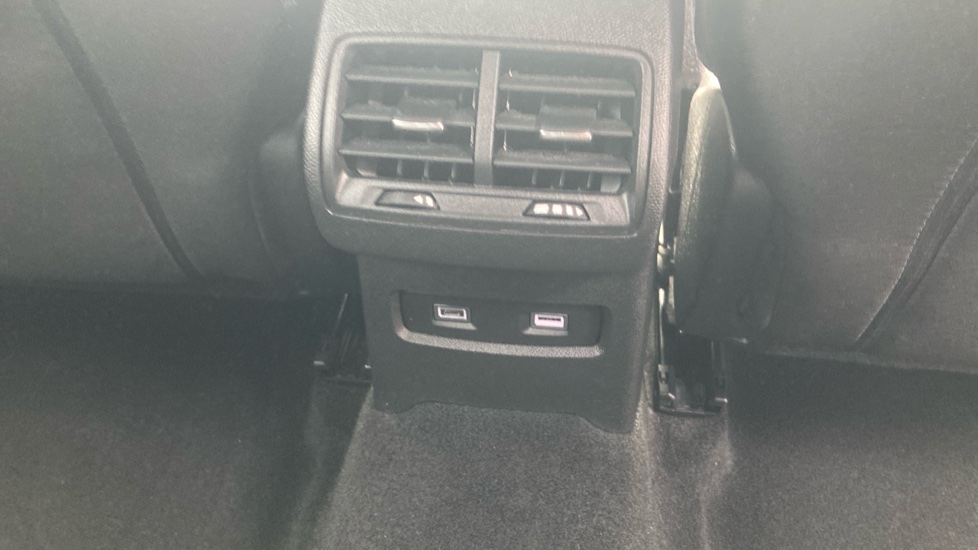 Citroen C4 1.2 PureTech [130] C-Series Edition 5dr Petrol Hatchback - Image 43