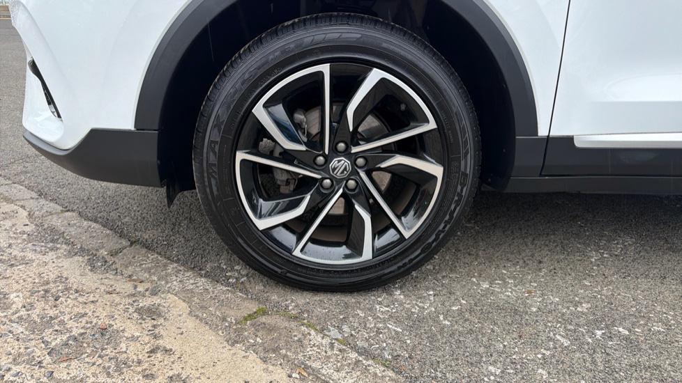 MG ZS 1.0T GDi Exclusive 5dr DCT Petrol Hatchback - Image 28