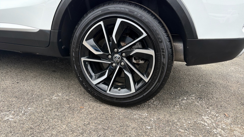 MG ZS 1.0T GDi Exclusive 5dr DCT Petrol Hatchback - Image 32